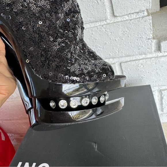 Pleaser *6" HEEL, 1 1/2" PF SEQUINED OPEN TOE ANKLE BOOT, SIDE ZIP, size 6 - Picture 3 of 8